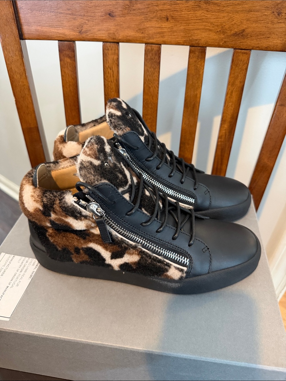 NWB Giuseppe Zanotti Zip up Sneakers